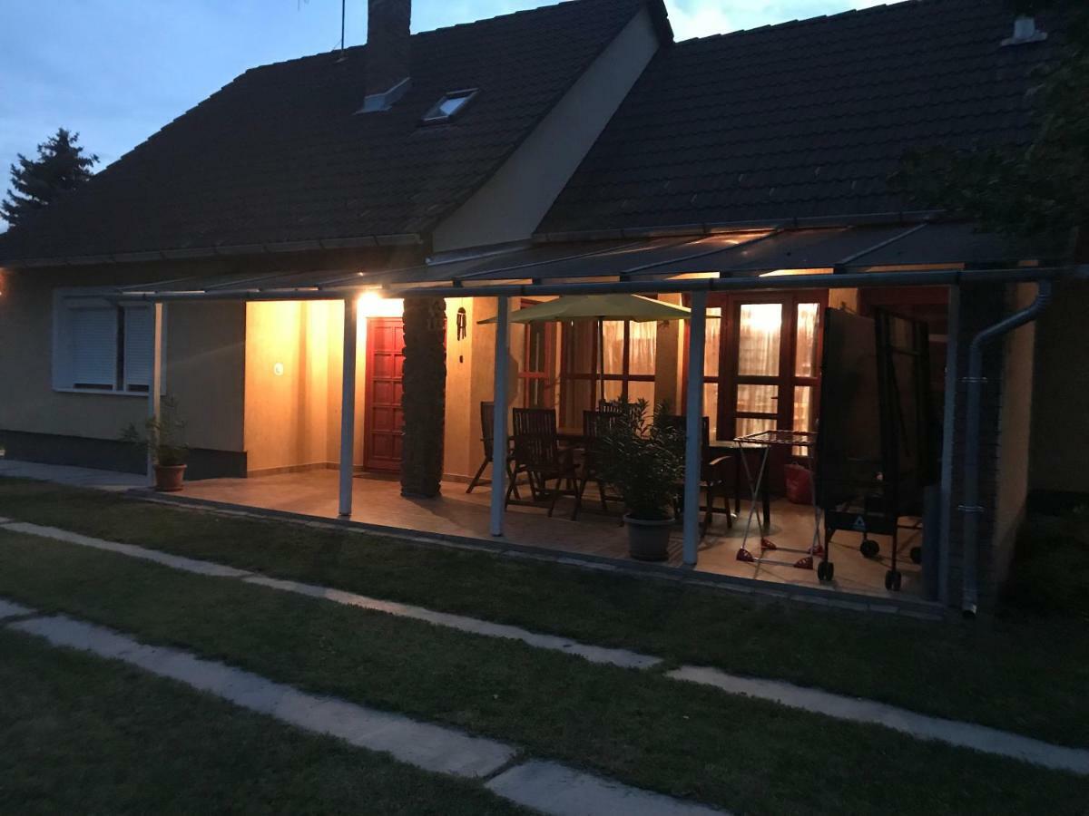 Viharsarki Apartman Gyula Extérieur photo